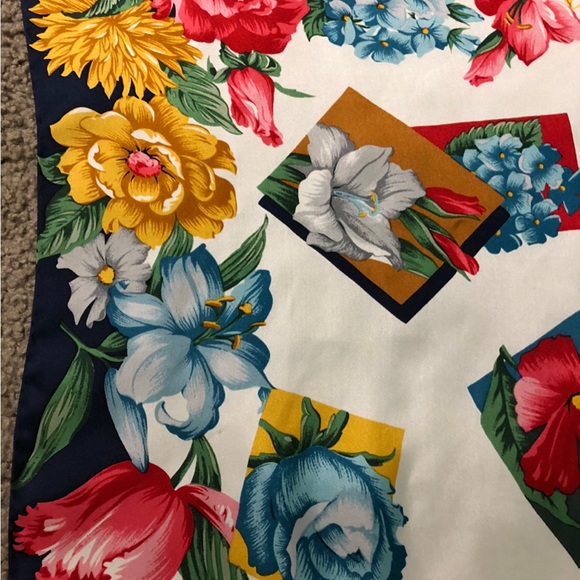 Museum of Fine Arts Boston 100%Pure Silk Scarf Floral 34” x 34” Lily Hortencia - Picture 3 of 15